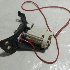 Trava Da Portinhola Tanque Fiat Stilo 2008