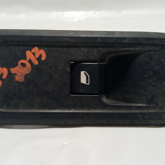 Botão Vidro Elétrico Dianteiro Direito  Citroen C3 2013