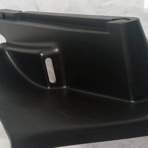 Acabamento Suporte Tampao Traseira Sandero 2011 L.direito