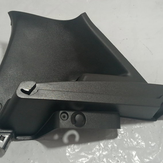 Acabamento Suporte Tampao Traseiro Renault Sandero 2011 L.e