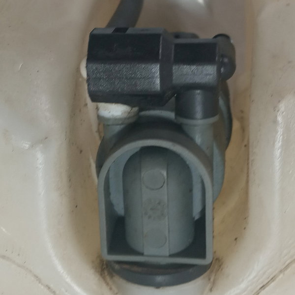 Reservatorio Esguicho Agua Limpador Renault Sandero 2011
