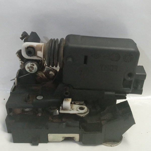 Fechadura De Porta Dianteira Direita Renault Clio 2015