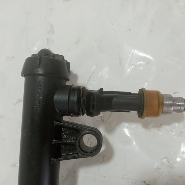 Flauta Com Bico Injetor Gm Corsa Montana 1.4 2005