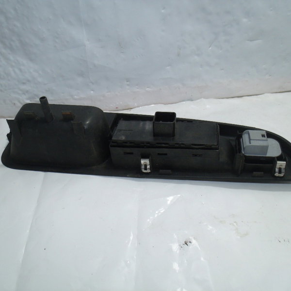 Botão Vidro Eletrico Dianteiro Esquerdo Vw Jetta 2010