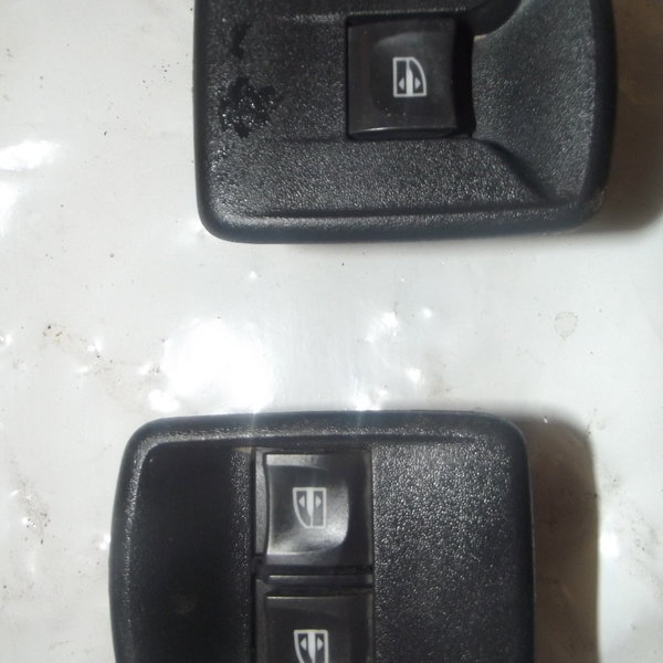 Botão Vidro Eletrico Dianteiro Renault Sandero 2015