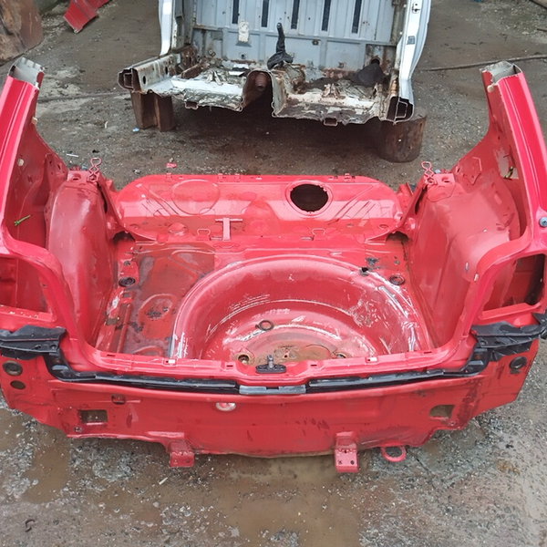Traseira Baixa Vw Golf Sapão Sr 2000 4 Portas