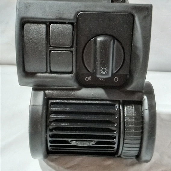 Chave De Luz Difusor Esquerdo Gm Corsa 2010