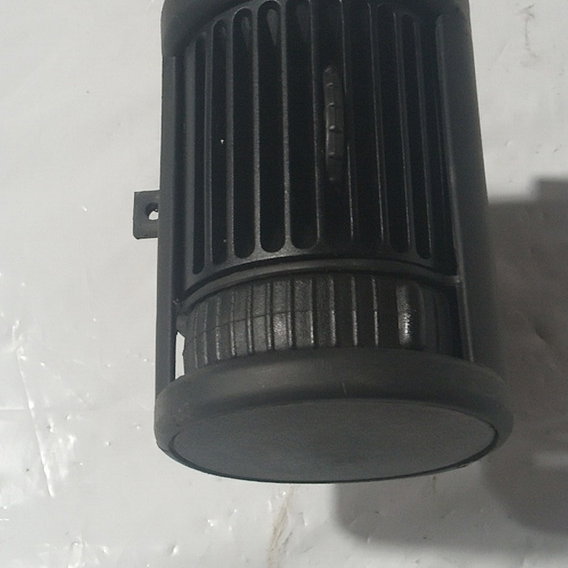 Difusor De Ar Condicionado Gm Corsa Lado Direito  2010