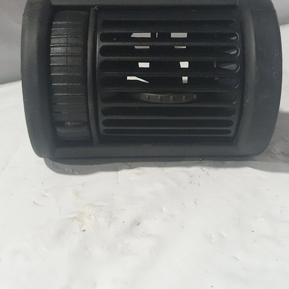 Difusor De Ar Condicionado Gm Corsa Lado Direito  2010