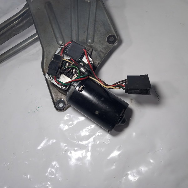 Motor Limpador Parabrisa Volkswagen Apolo 1992