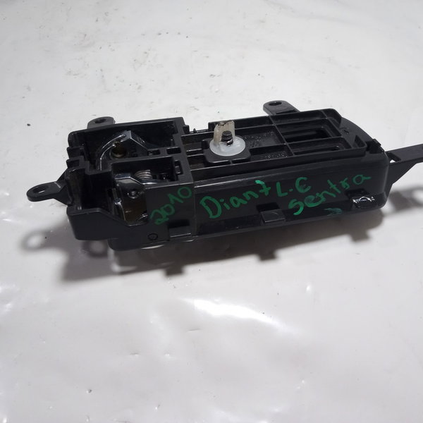 Maçaneta Interna Porta Dianteira Esquerda Nissan Sentra 2008 Dianteira