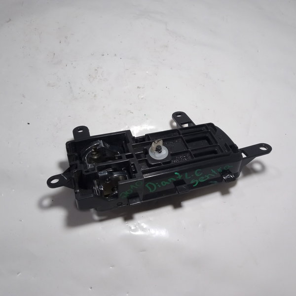 Maçaneta Interna Porta Dianteira Esquerda Nissan Sentra 2008 Dianteira