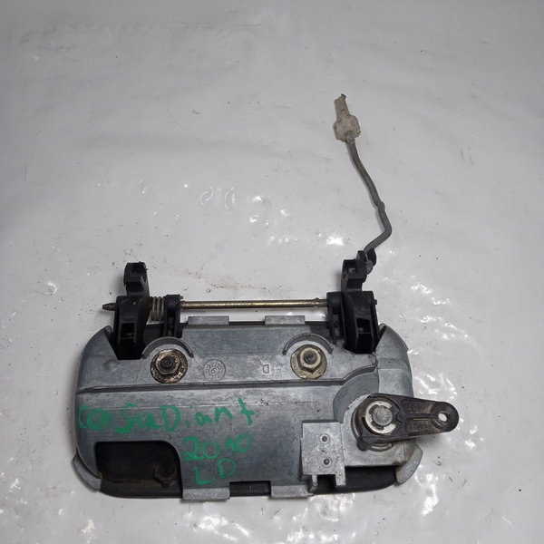 Maçaneta Externa Porta Dianteira Direita Gm Corsa 2010 Dianteira