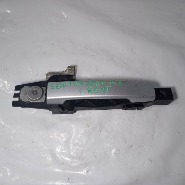Maçaneta Externa Porta Dianteira Esquerda Nissan Sentra 2010 Dianteira