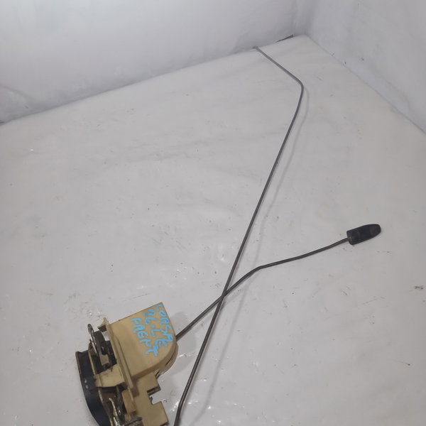 Fechadura Da Porta Dianteira Esquerda Gm Corsa 1996