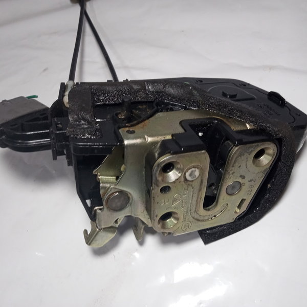 Fechadura Porta Traseira Direita Nissan Sentra 2008