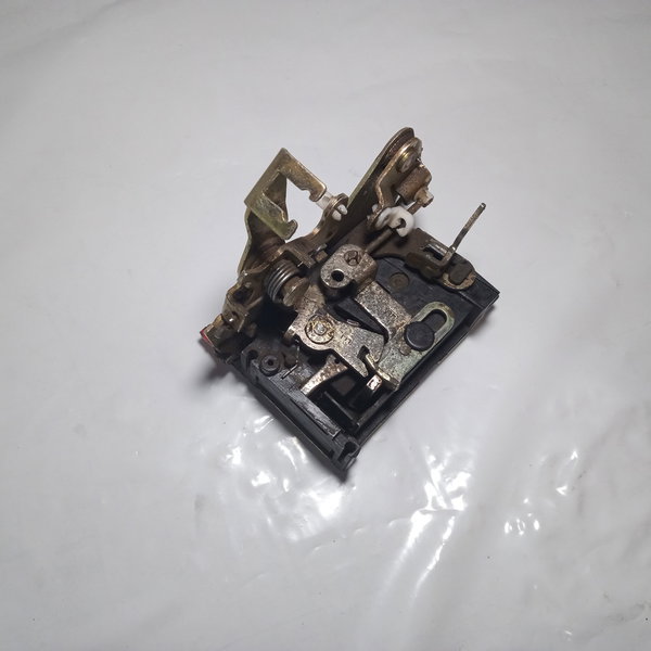 Fechadura Porta Traseira Esquerda Volkswagen Gol 2000