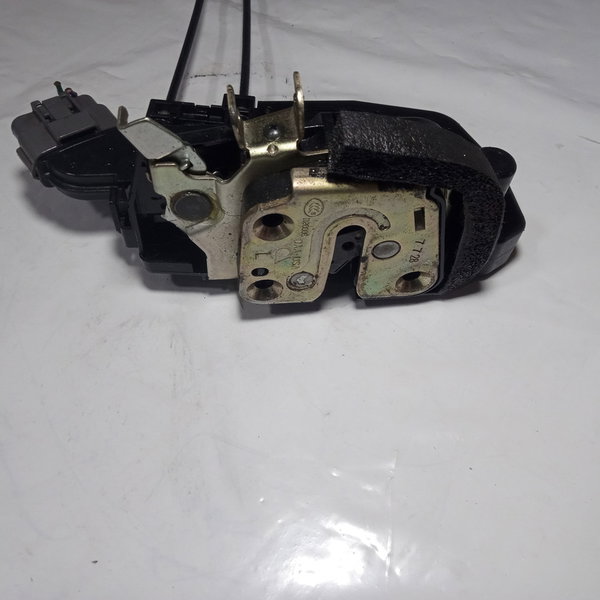 Fechadura Porta Traseira Esquerda Nissan Sentra 2008