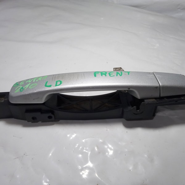 Maçaneta Externa Dianteira Direita Nissan Sentra 2008 Dianteira