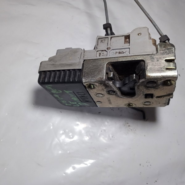 Fechadura Porta Dianteira Esquerda Peugeot 206 2002