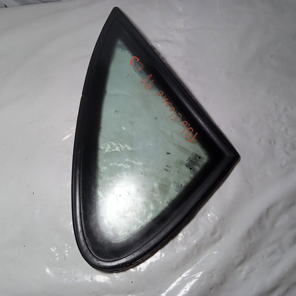 Vidro Fixo Lateral Traseiro Direito Vw Polo Classic 1998