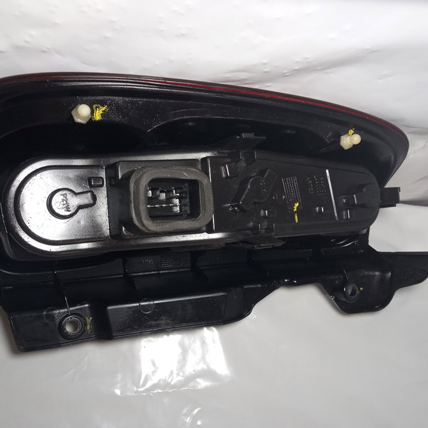 Lanterna Traseira Lado Direito Fiat Uno Vivace 2013 Esquerdo Vermelho