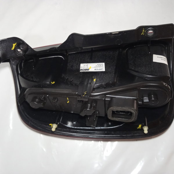 Lanterna Traseira Lado Direito Fiat Uno Vivace 2013 Esquerdo Vermelho