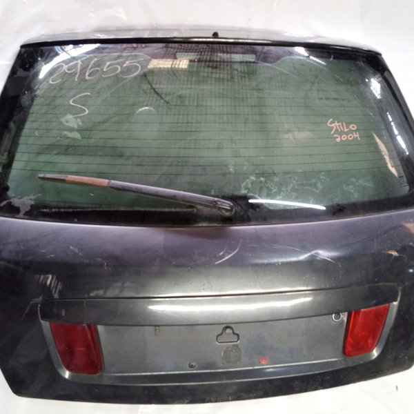 Tampa Capô Traseiro Com Vidro Vigia Fiat Stilo 2004