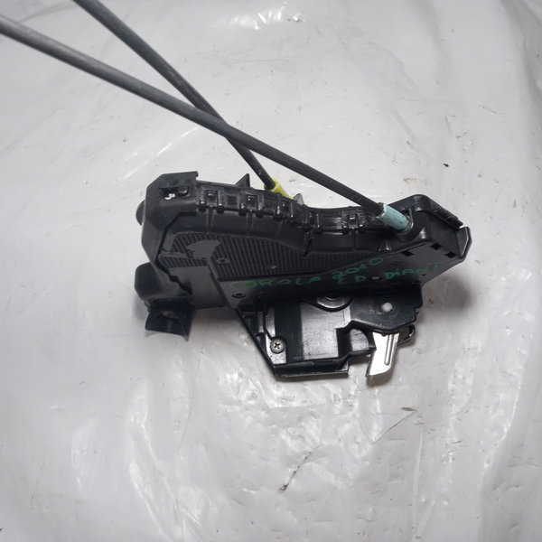 Fechadura De Porta Dianteira Direita Toyota Corolla 2010