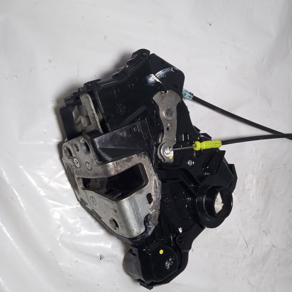 Fechadura De Porta Dianteira Direita Toyota Corolla 2010