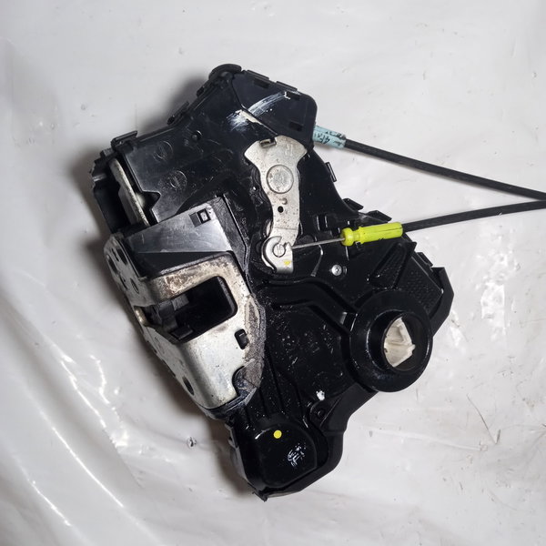 Fechadura De Porta Dianteira Direita Toyota Corolla 2010
