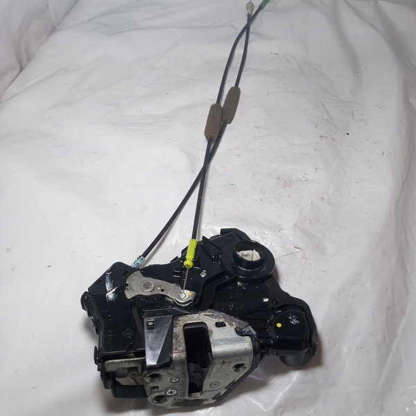 Fechadura De Porta Dianteira Direita Toyota Corolla 2010