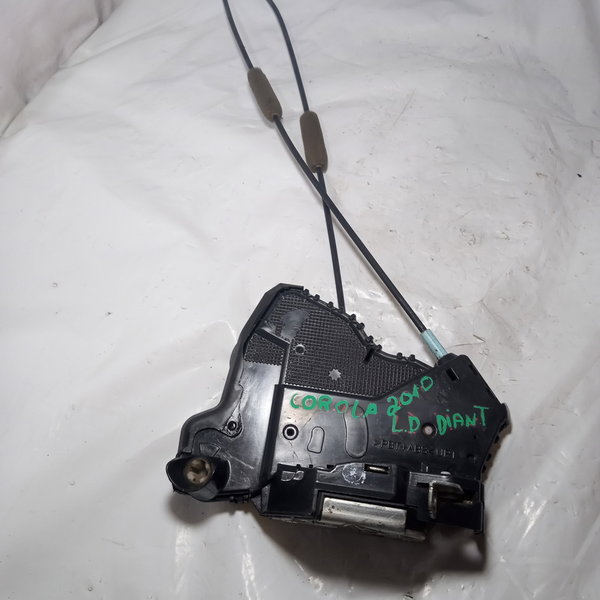 Fechadura De Porta Dianteira Direita Toyota Corolla 2010