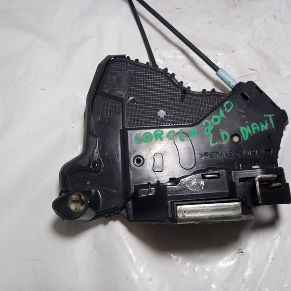 Fechadura De Porta Dianteira Direita Toyota Corolla 2010