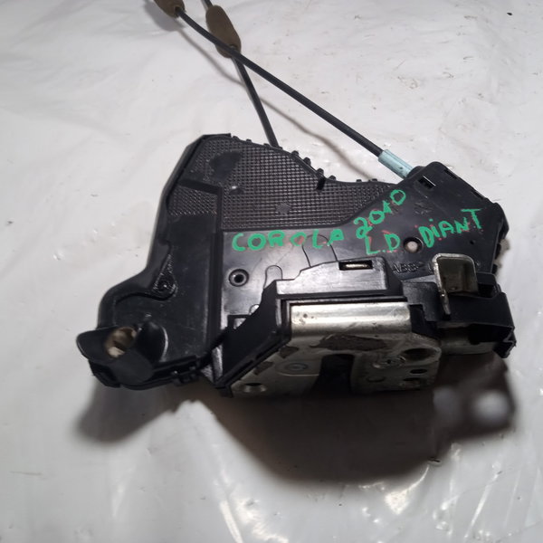 Fechadura De Porta Dianteira Direita Toyota Corolla 2010