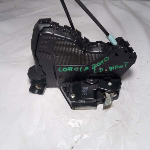 Fechadura De Porta Dianteira Direita Toyota Corolla 2010