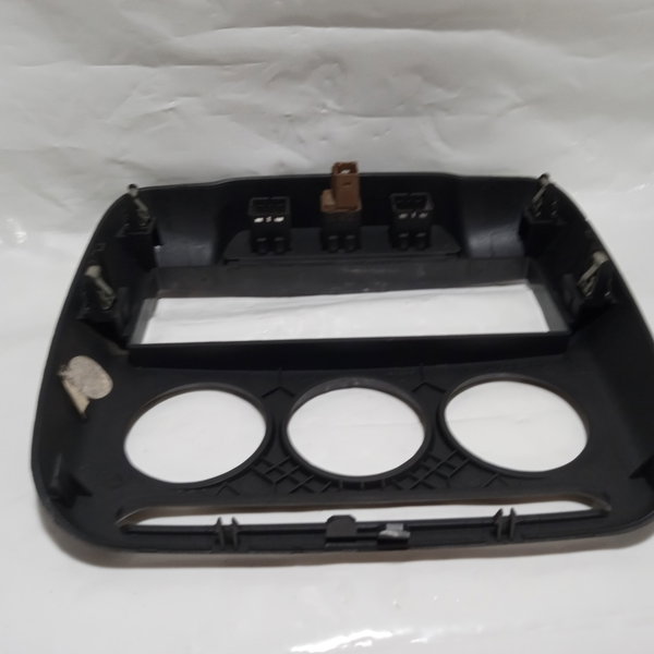 Moldura Painel Central Botão Alerta Citroen C3 2013 Cinza