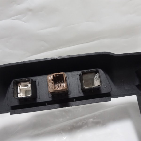 Moldura Painel Central Botão Alerta Citroen C3 2013 Cinza