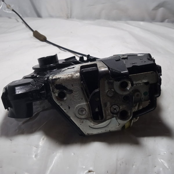 Fechadura Porta Dianteira Esquerda Toyota Corolla 2010