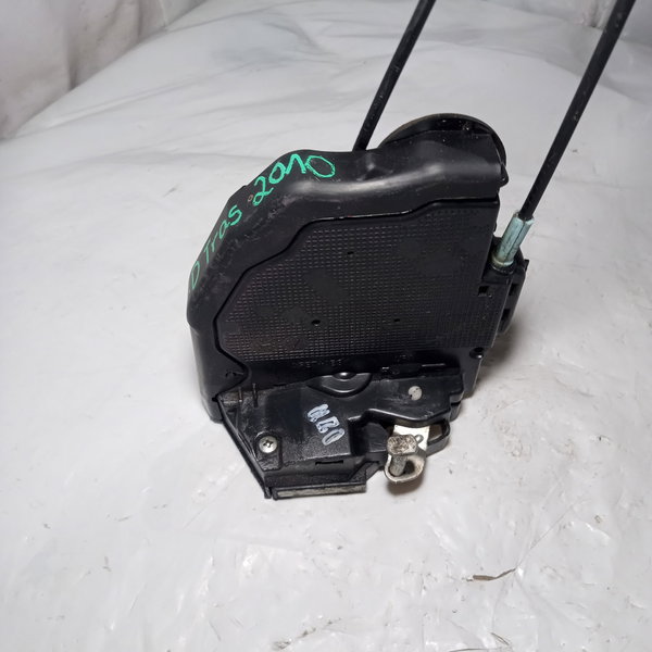 Fechadura Porta Traseira Direita Toyota Corolla 2010