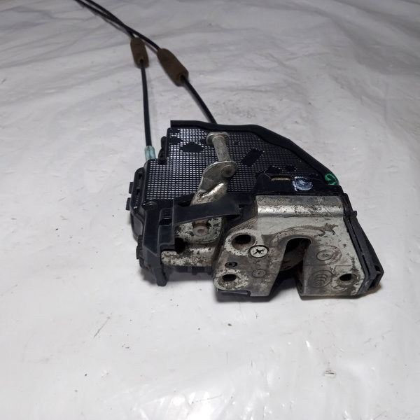 Fechadura De Porta Traseira Esquerda Toyota Corolla 2010