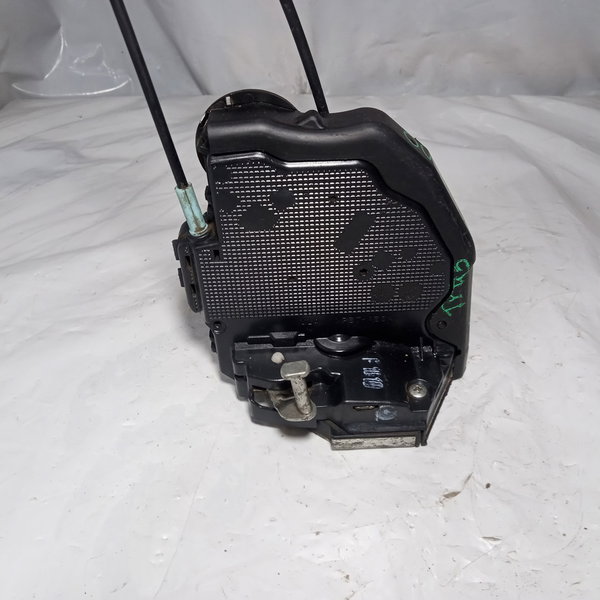 Fechadura De Porta Traseira Esquerda Toyota Corolla 2010