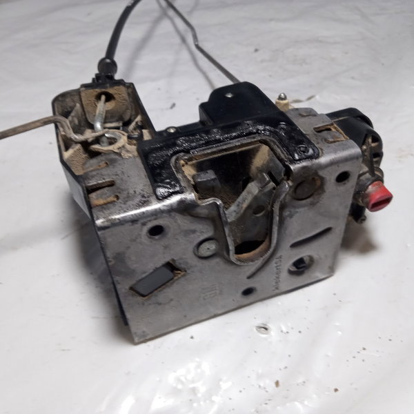 Fechadura Porta Traseira Esquerda Gm Corsa Montana 2004
