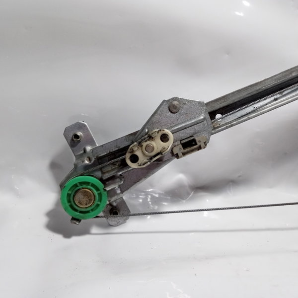 Máquina Vidro Manual Traseira Esquerda Gm Corsa 1998