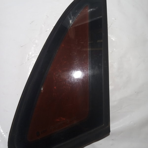 Vidro Fixo Lateral Traseiro Direito Volkswagen Gol G3 2003