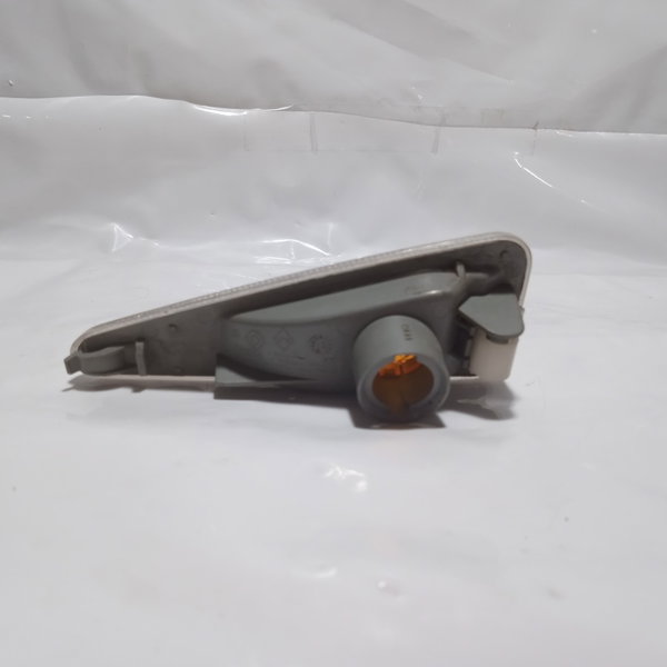 Luz Pisca Paralama Lado Esquerdo Renault Sandero 2008