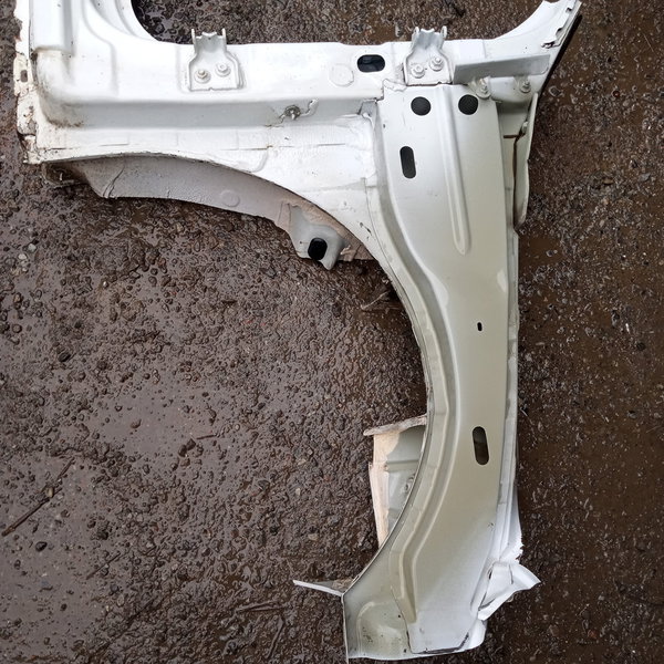 Caixa Ar Coluna Diant. Lateral Direita Renault Sandero 2008