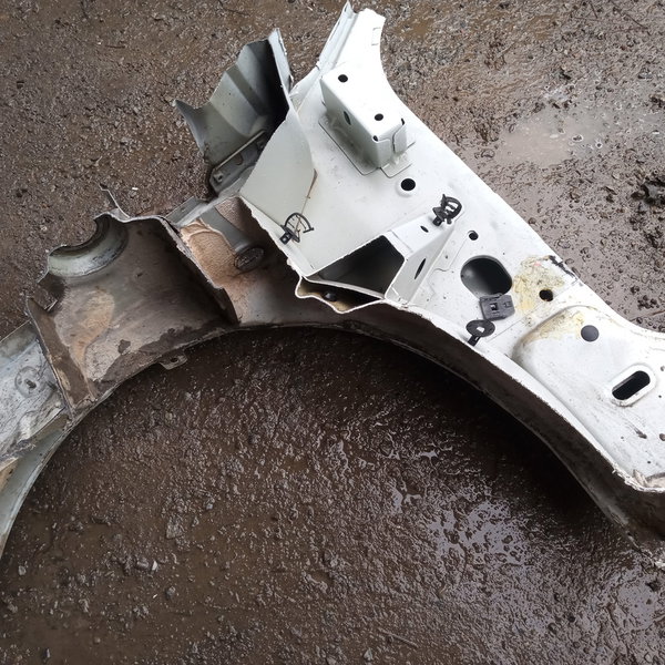Caixa Ar Coluna Diant. Lateral Direita Renault Sandero 2008