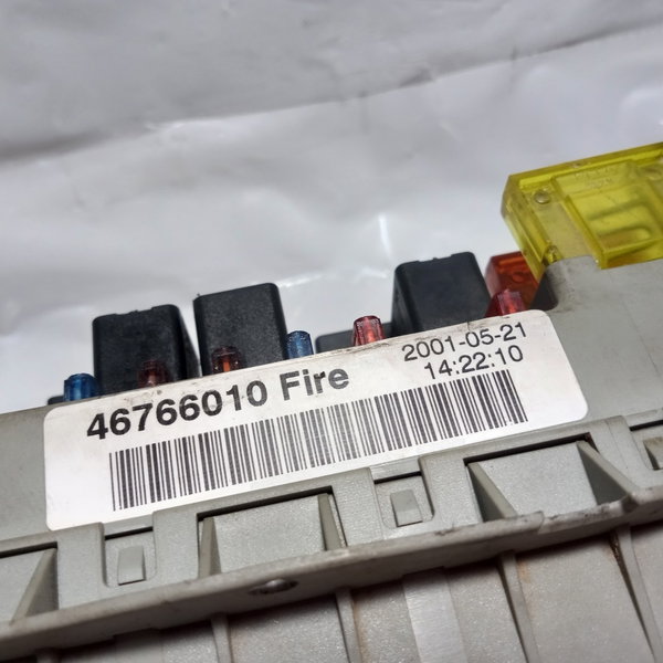 Caixa De Fusível Fiat Palio 1.0 16v 2000