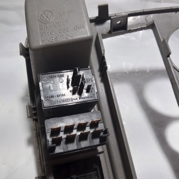 Moldura Painel Central Botão Alerta Vw Parati G4 2008 Cinza
